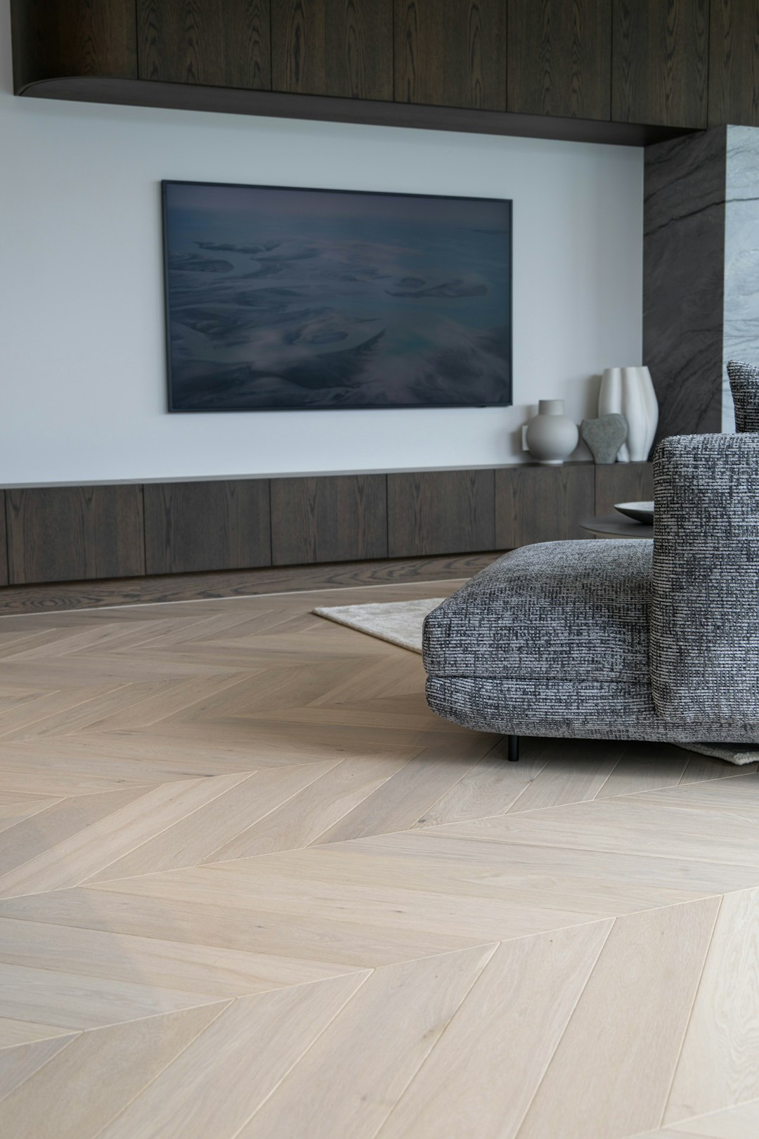 Aménagement intérieur avec sol en parquet